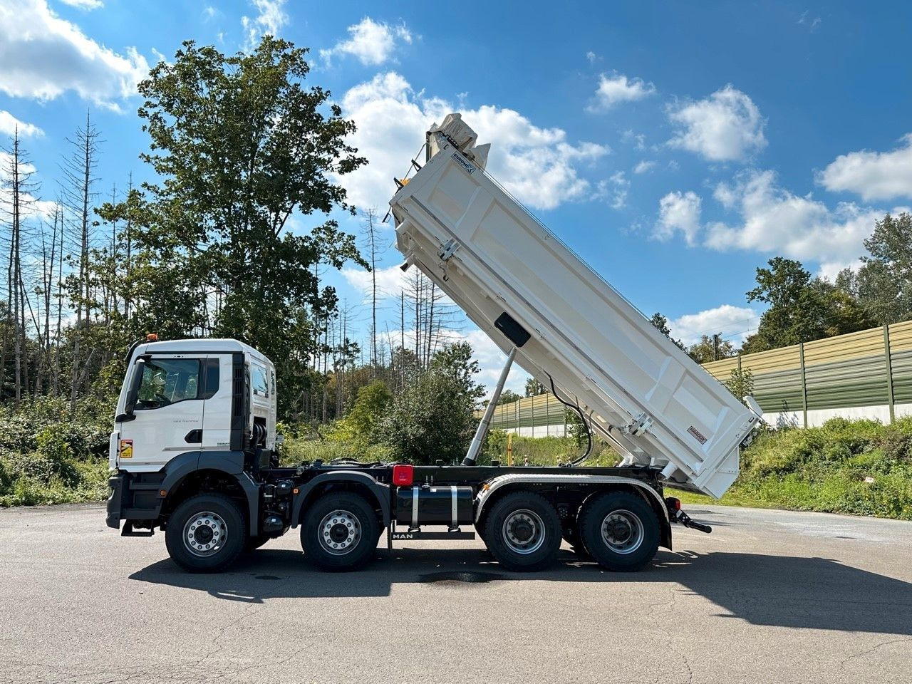 Tipper MAN TGS 41.440  8x4 EuromixMTP 3-Seiten-Kipper: picture 10