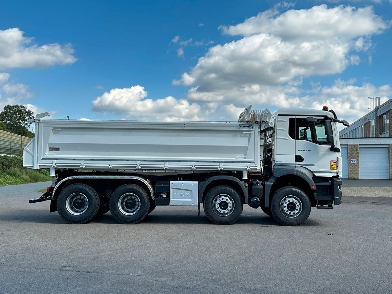 Tipper MAN TGS 41.440  8x4 EuromixMTP 3-Seiten-Kipper: picture 6