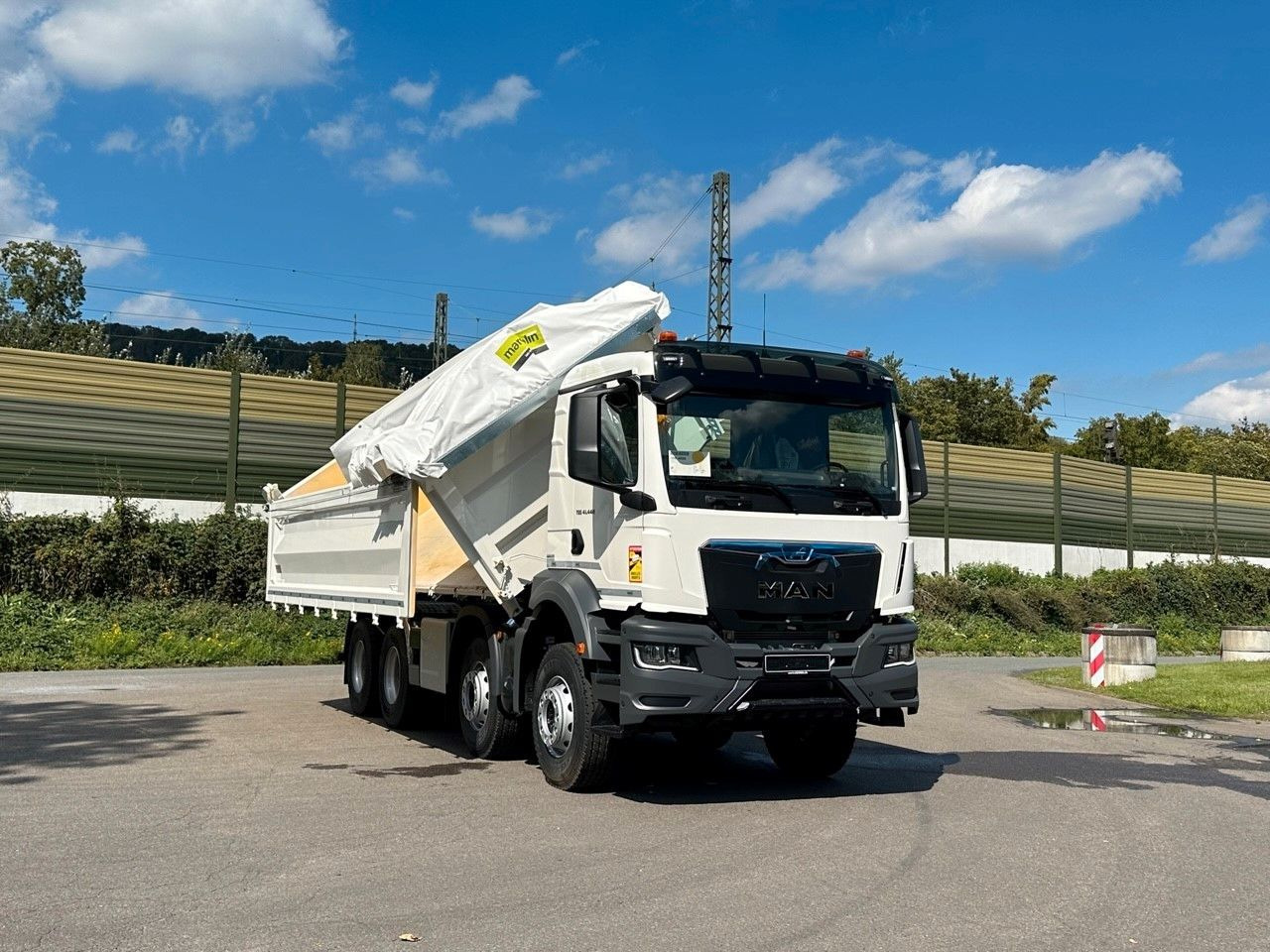 Tipper MAN TGS 41.440  8x4 EuromixMTP 3-Seiten-Kipper: picture 24