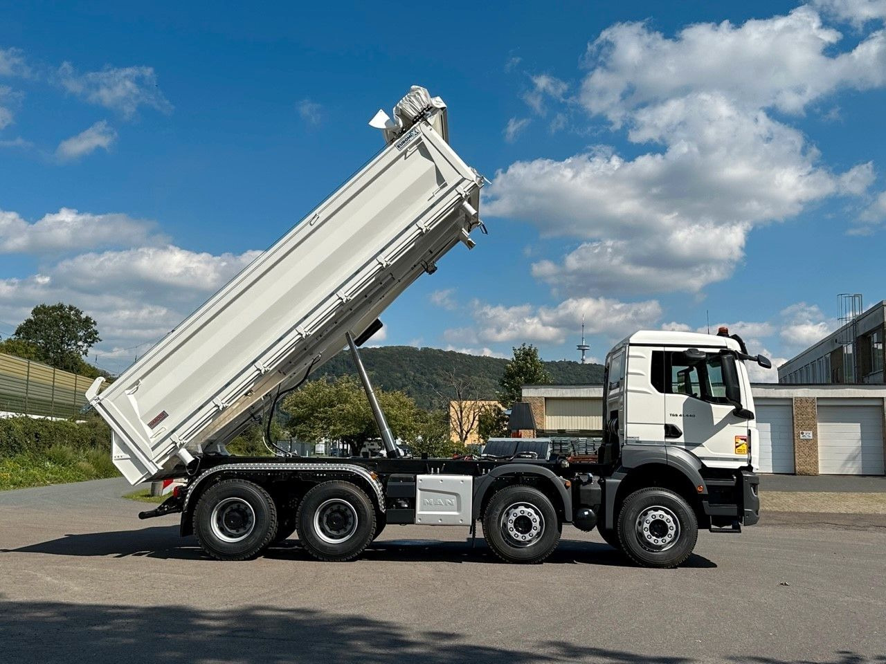 Tipper MAN TGS 41.440  8x4 EuromixMTP 3-Seiten-Kipper: picture 13