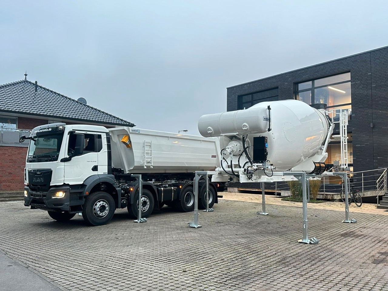 MAN TGS 41.480 8x4 WECHSELSYSTEM KIPPER+MISCHER - Concrete mixer truck: picture 3 MAN TGS 41.480 8x4 WECHSELSYSTEM KIPPER+MISCHER - Concrete mixer truck: picture 3