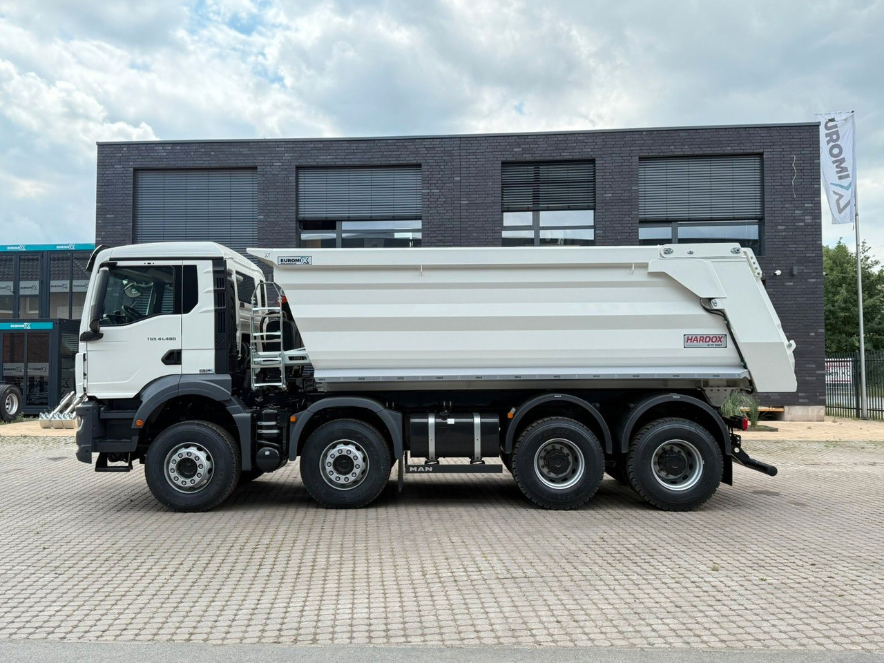 MAN TGS 41.480 BB 8X4 Hydraulische Klappe - Tipper: picture 5 MAN TGS 41.480 BB 8X4 Hydraulische Klappe - Tipper: picture 5