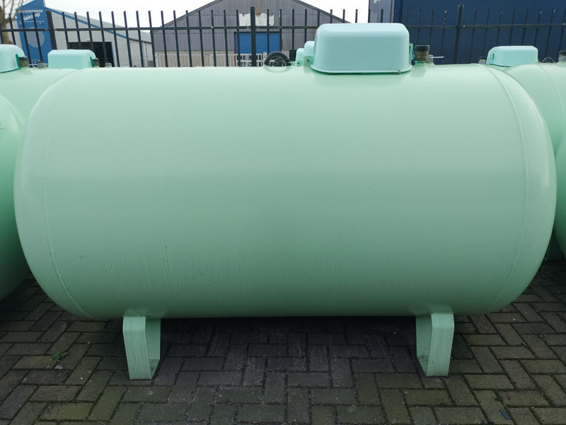 De Visser Propaan/Butaan LPG tank 2700 L (1,35 ton) Gastank, Gas, Gaz, LPG, GPL, Propane, Butane Ø 1250 including tank fittings - Fuel tank for Truck: picture 1 De Visser Propaan/Butaan LPG tank 2700 L (1,35 ton) Gastank, Gas, Gaz, LPG, GPL, Propane, Butane Ø 1250 including tank fittings - Fuel tank for Truck: picture 1