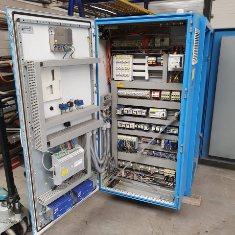 ZIEGLER Generator, WKK, M.A.N. motor (E0834) 50 KW electric/ 80KW thermic 1500 RPM 4 cylinders Sound muted - Air compressor: picture 2 ZIEGLER Generator, WKK, M.A.N. motor (E0834) 50 KW electric/ 80KW thermic 1500 RPM 4 cylinders Sound muted - Air compressor: picture 2