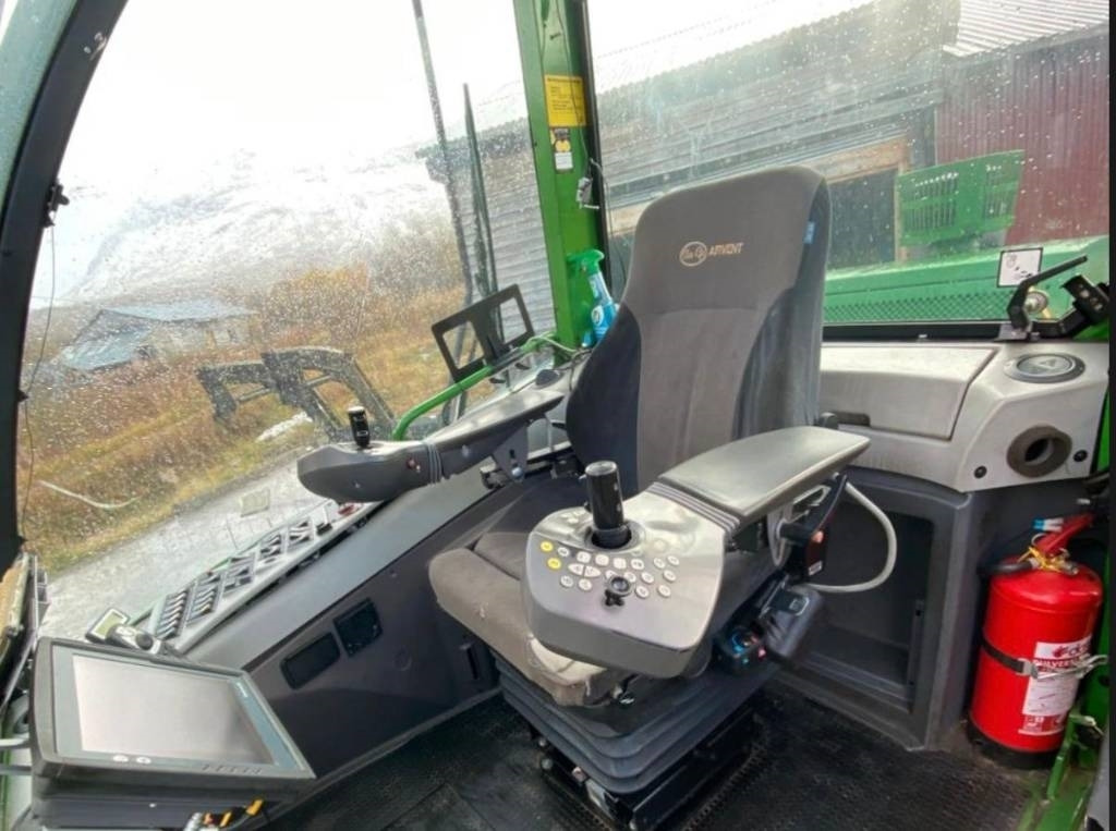 John Deere 1070 D - Forestry harvester: picture 3 John Deere 1070 D - Forestry harvester: picture 3