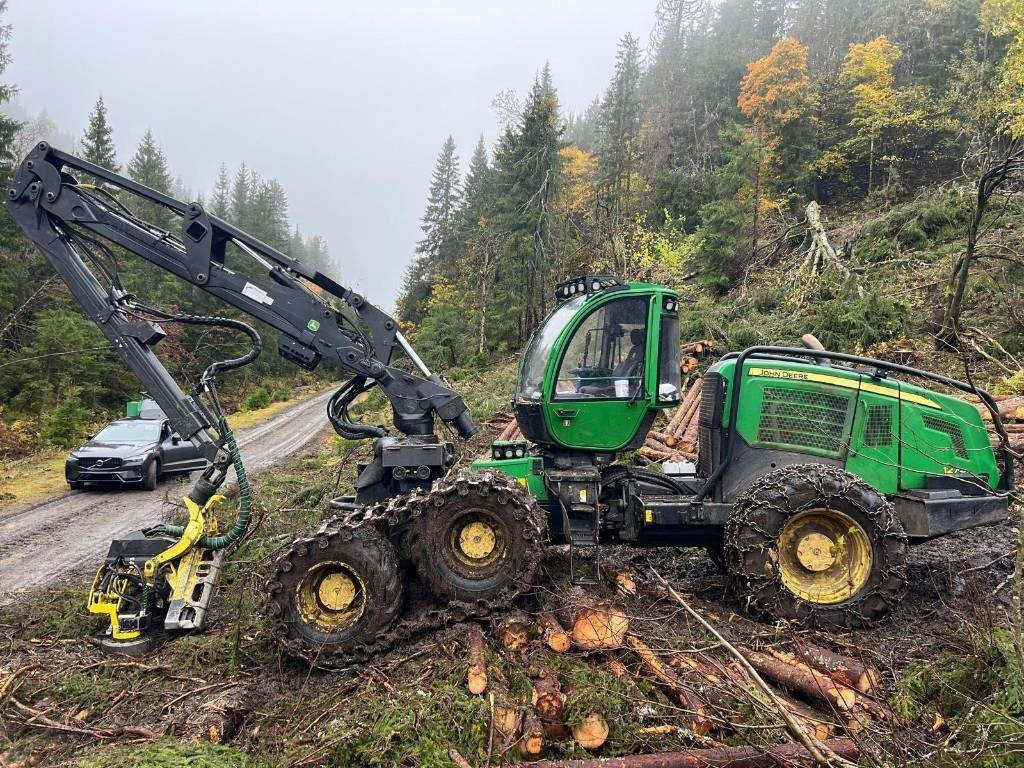John Deere 1270 E - Forestry harvester: picture 5 John Deere 1270 E - Forestry harvester: picture 5