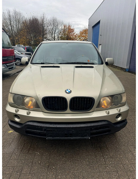 BMW X5 **3.0-PETROL-ESSENCE** - SUV: picture 2 BMW X5 **3.0-PETROL-ESSENCE** - SUV: picture 2
