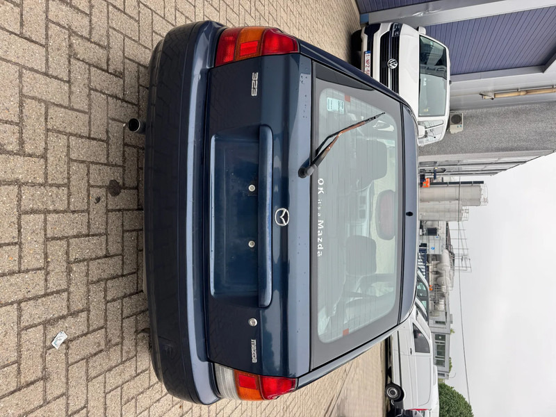 Mazda 323 **PETROL-ESSENCE-BELGIUM CAR** - Sedan: picture 5 Mazda 323 **PETROL-ESSENCE-BELGIUM CAR** - Sedan: picture 5