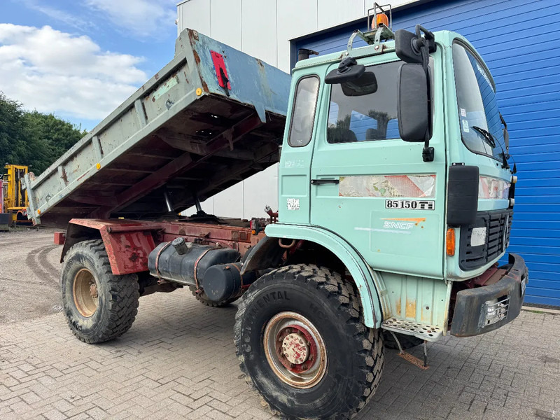Renault Midliner **85-150 4X4-DUMPTRUCK-BENNE** - Tipper: picture 1 Renault Midliner **85-150 4X4-DUMPTRUCK-BENNE** - Tipper: picture 1