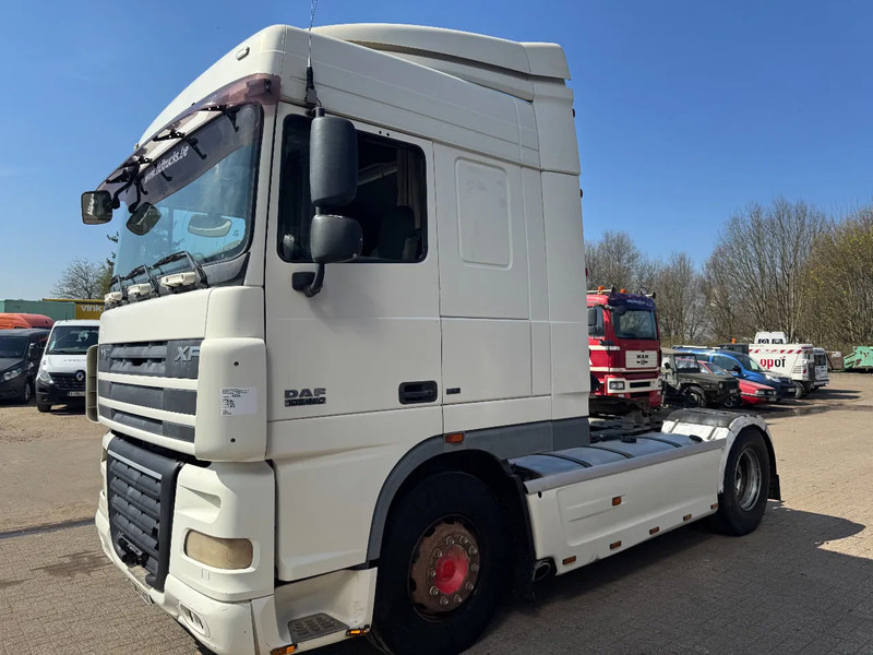 DAF XF 105.460 **EURO 5-RETARDER** - Tractor unit: picture 1 DAF XF 105.460 **EURO 5-RETARDER** - Tractor unit: picture 1