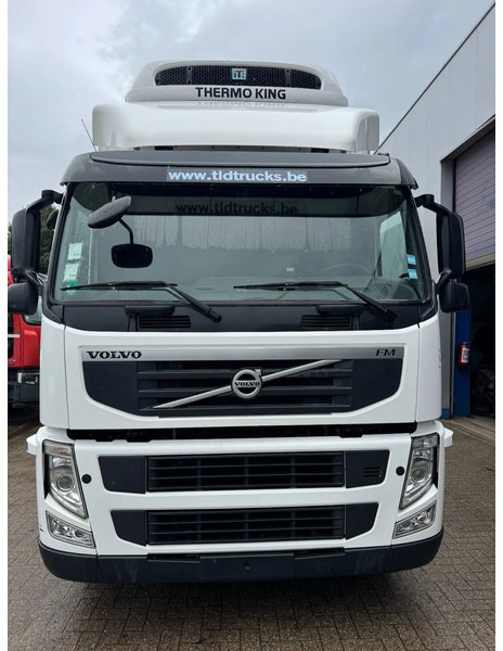 Volvo FM 330 **EURO 5-BELGIAN TRUCK-TOPSHAPE** - Refrigerator truck: picture 2 Volvo FM 330 **EURO 5-BELGIAN TRUCK-TOPSHAPE** - Refrigerator truck: picture 2