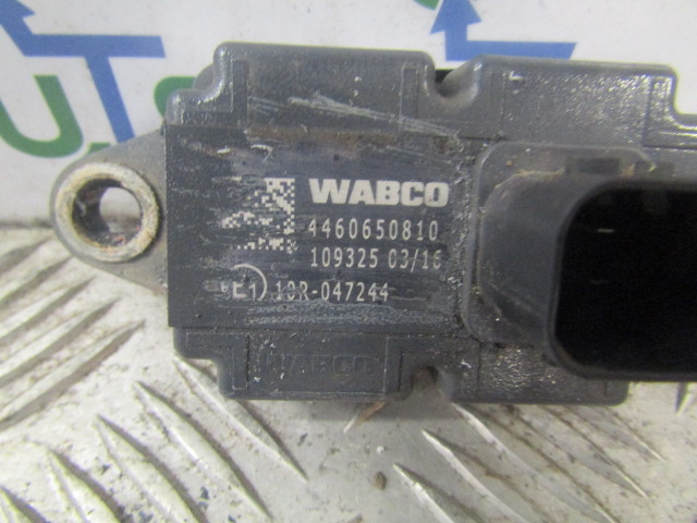 DAF LF 220 EURO 6 WABCO SENSOR P/NO 4460650810 - Electrical system for Truck: picture 2 DAF LF 220 EURO 6 WABCO SENSOR P/NO 4460650810 - Electrical system for Truck: picture 2