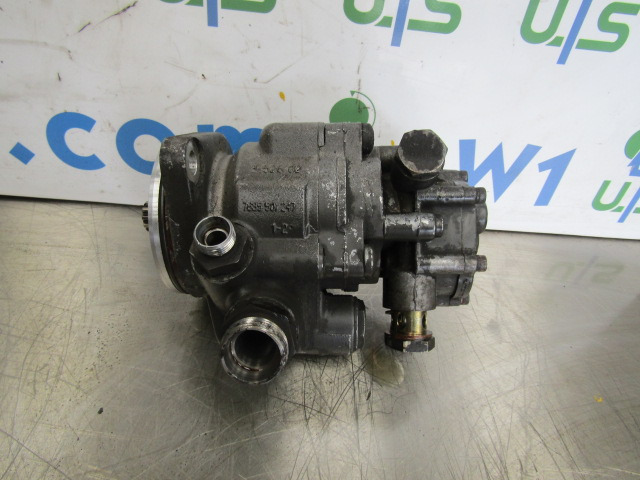 DAF XF 105 460 (MX340SI) POWER STEERING PUMP P/NO 1687826 - Steering for Truck: picture 1 DAF XF 105 460 (MX340SI) POWER STEERING PUMP P/NO 1687826 - Steering for Truck: picture 1