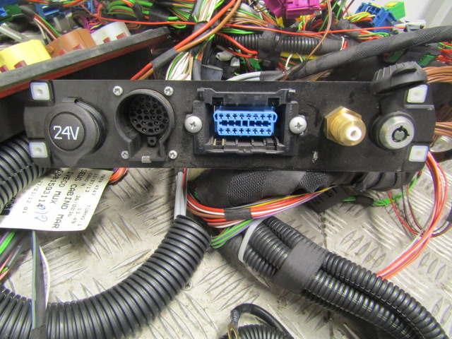 IVECO STRALIS COPLETE CAB WIRING HARNESS - Electrical system for Truck: picture 2 IVECO STRALIS COPLETE CAB WIRING HARNESS - Electrical system for Truck: picture 2