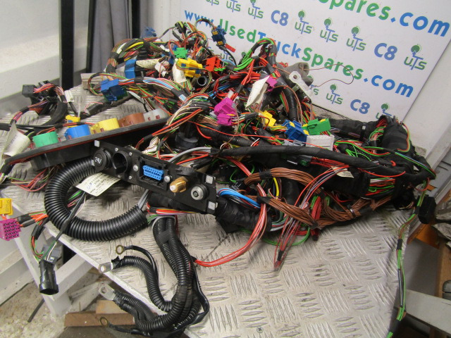 IVECO STRALIS COPLETE CAB WIRING HARNESS - Electrical system for Truck: picture 3 IVECO STRALIS COPLETE CAB WIRING HARNESS - Electrical system for Truck: picture 3