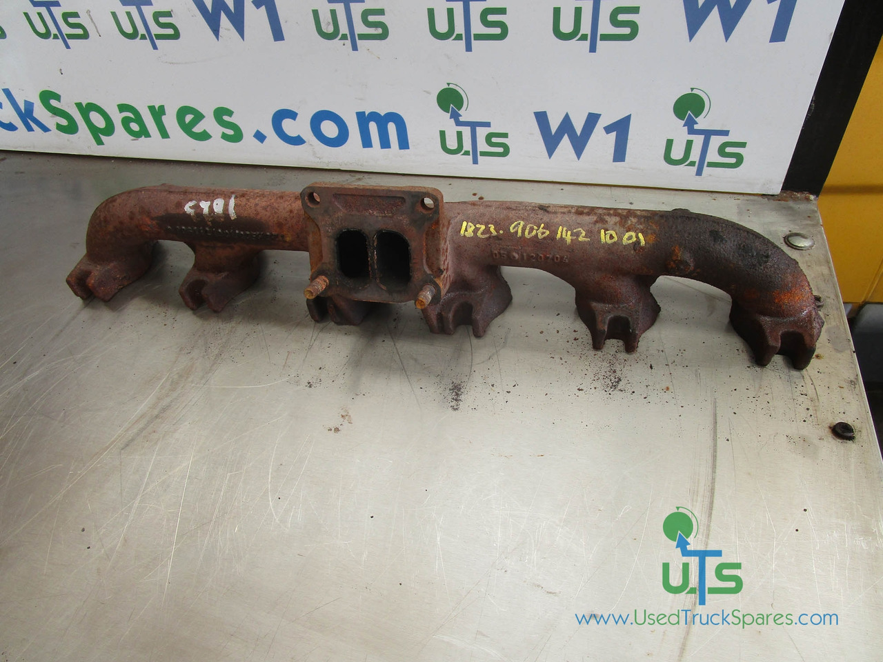 MERCEDES 1323/1823/2528 EXHAUST MANIFOLD P/NO 9061421001 - Exhaust system for Truck: picture 1 MERCEDES 1323/1823/2528 EXHAUST MANIFOLD P/NO 9061421001 - Exhaust system for Truck: picture 1