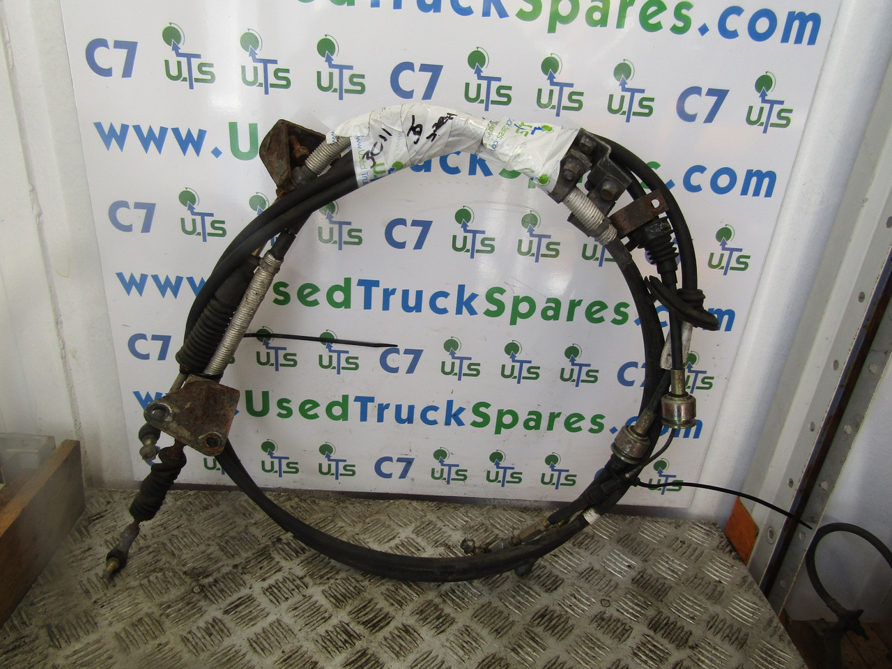 MITSUBISHI 3C11 / 3C13 GEAR CABLE SET - Cab and interior for Truck: picture 2 MITSUBISHI 3C11 / 3C13 GEAR CABLE SET - Cab and interior for Truck: picture 2