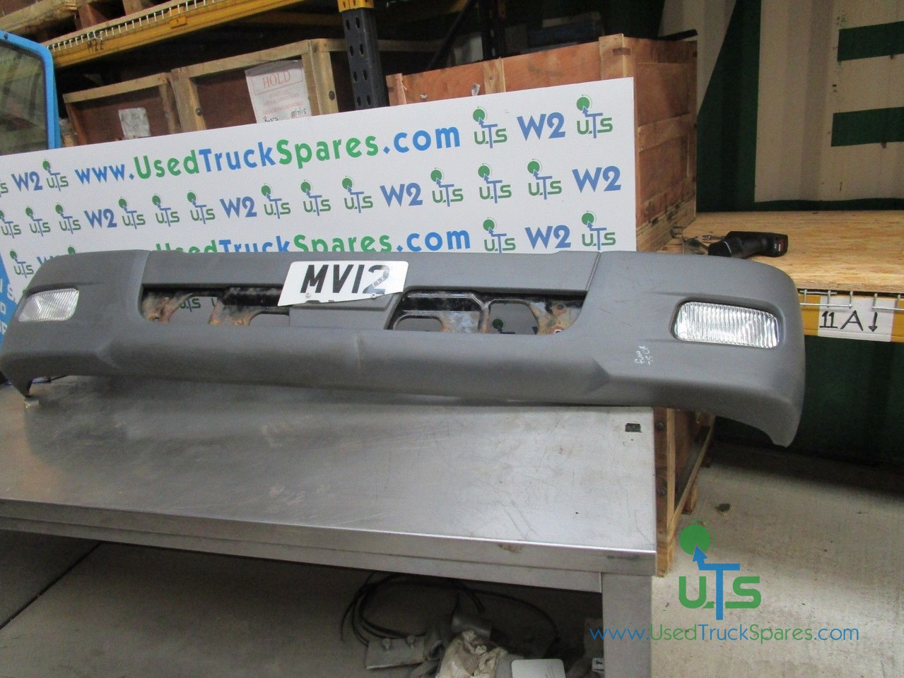 MITSUBISHI CANTER 75C FRONT BUMPER + FOG LIGHTS - Cab and interior for Truck: picture 1 MITSUBISHI CANTER 75C FRONT BUMPER + FOG LIGHTS - Cab and interior for Truck: picture 1