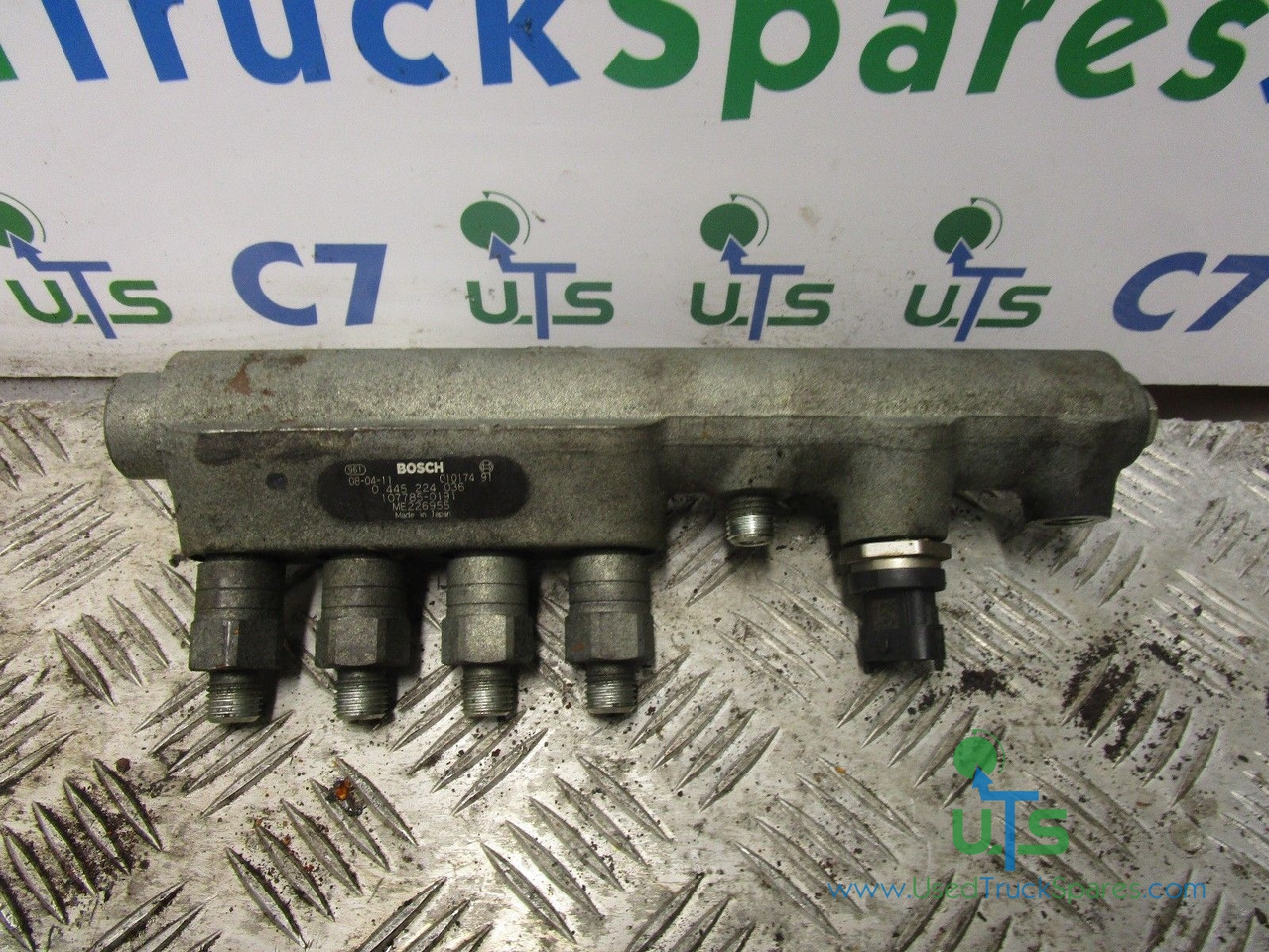 MITSUBISHI CANTER FUSO 75C18 FUEL RAIL BOSCH P/NO 0445224036 - Engine and parts for Truck: picture 1 MITSUBISHI CANTER FUSO 75C18 FUEL RAIL BOSCH P/NO 0445224036 - Engine and parts for Truck: picture 1