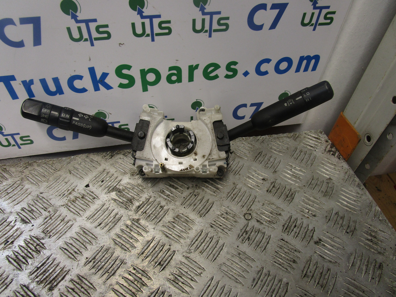 MITSUBISHI FUSO INDICATOR/WIPER STALK P/NO MK387564 - Cab and interior for Truck: picture 1 MITSUBISHI FUSO INDICATOR/WIPER STALK P/NO MK387564 - Cab and interior for Truck: picture 1