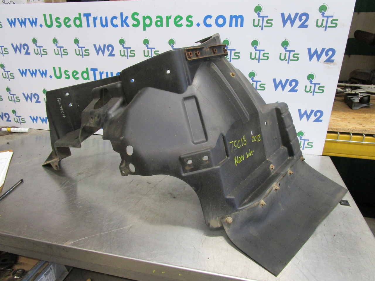 MITSUBISHI FUSO INNER MUDGUARD PASSENGER SIDE - Cab and interior for Truck: picture 1 MITSUBISHI FUSO INNER MUDGUARD PASSENGER SIDE - Cab and interior for Truck: picture 1