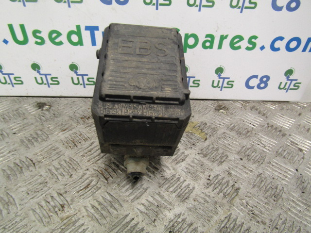 RENAULT MIDLUM DXI EBS BRAKE VALVE ‘KNORR-BREMSE’ P/NO - Brake parts for Truck: picture 1 RENAULT MIDLUM DXI EBS BRAKE VALVE ‘KNORR-BREMSE’ P/NO - Brake parts for Truck: picture 1