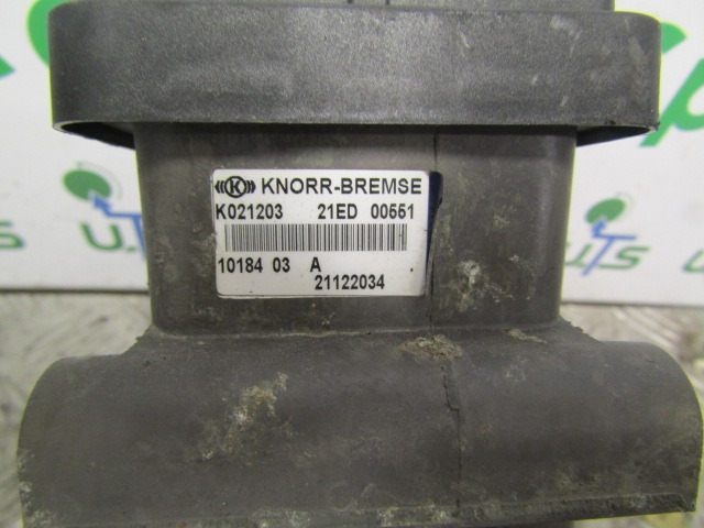 RENAULT MIDLUM DXI EBS BRAKE VALVE ‘KNORR-BREMSE’ P/NO - Brake parts for Truck: picture 3 RENAULT MIDLUM DXI EBS BRAKE VALVE ‘KNORR-BREMSE’ P/NO - Brake parts for Truck: picture 3