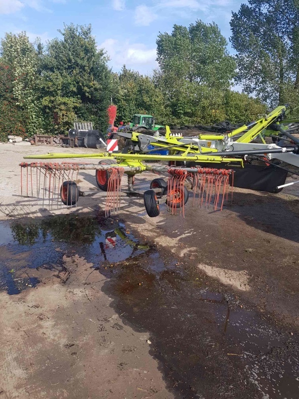 CLAAS Liner 2800 - Tedder/ Rake: picture 3 CLAAS Liner 2800 - Tedder/ Rake: picture 3
