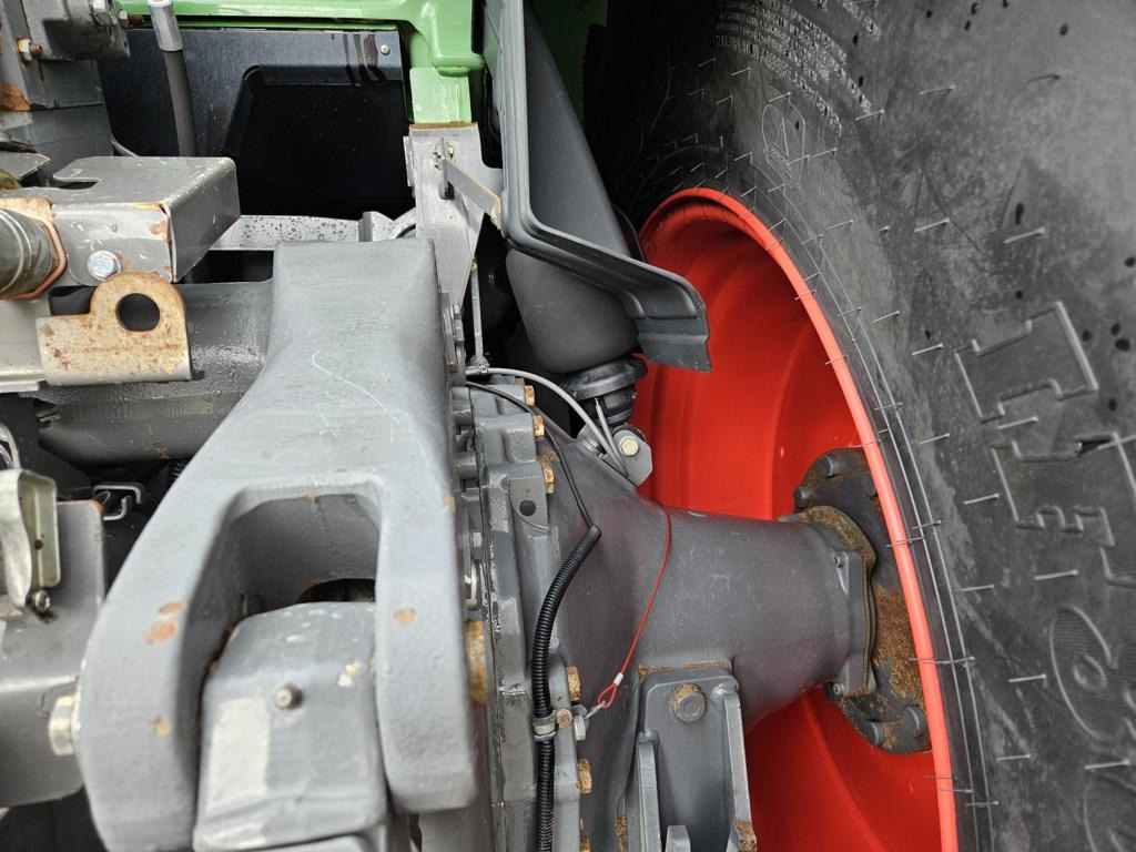 Farm tractor Fendt 824 Vario ProfiPlus: picture 21