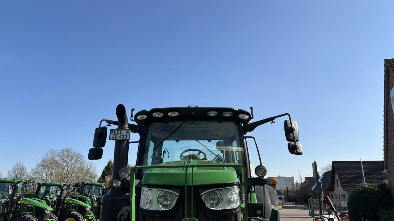 Farm tractor John Deere 6195 R: picture 34