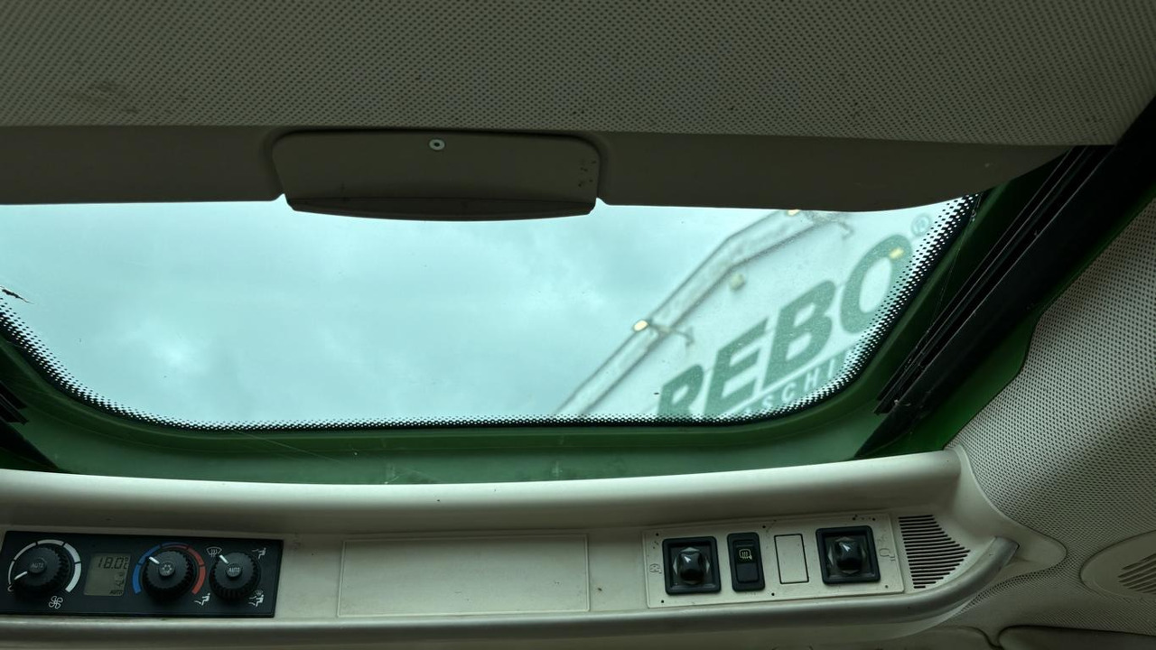 John Deere 6430 - Farm tractor: picture 5 John Deere 6430 - Farm tractor: picture 5