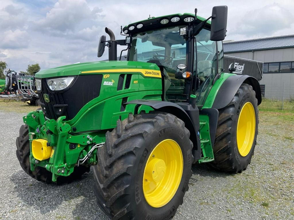 John Deere 6R185 - Farm tractor: picture 1 John Deere 6R185 - Farm tractor: picture 1
