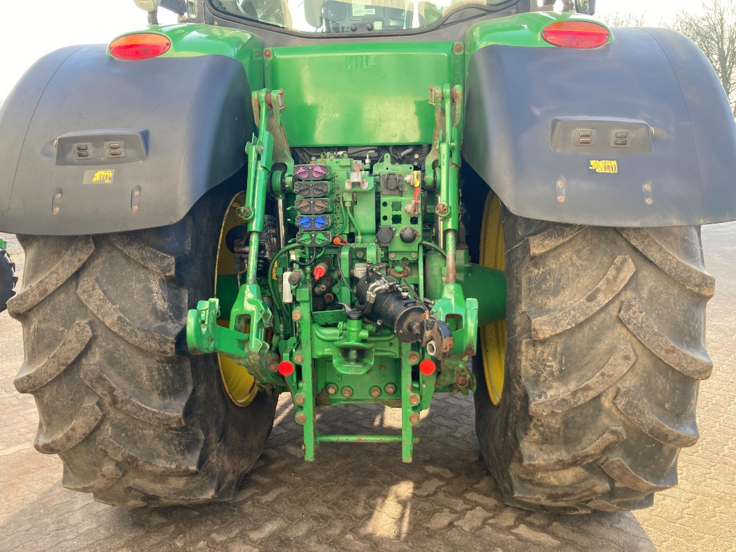 Farm tractor John Deere 7310R: picture 12