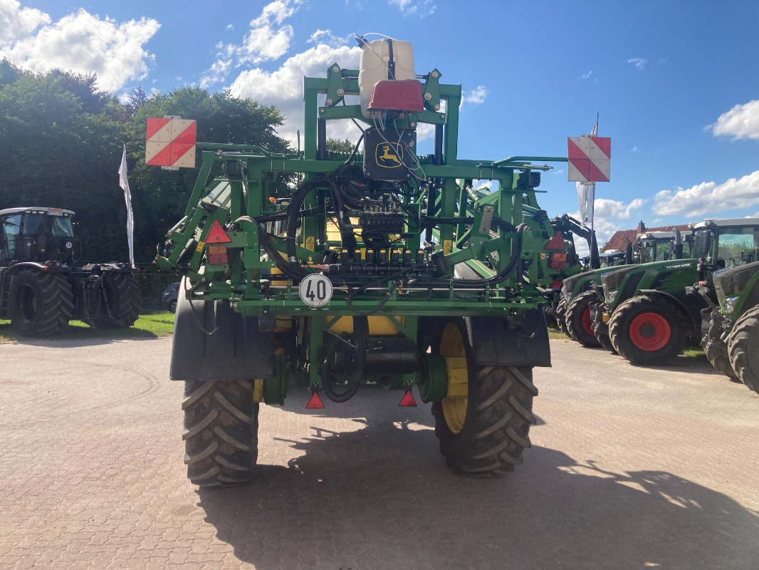 John Deere 732 - Sprayer: picture 3 John Deere 732 - Sprayer: picture 3