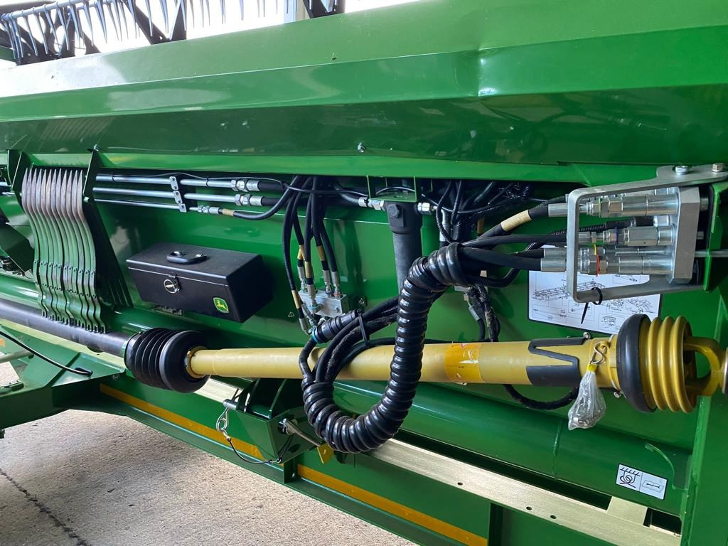 John Deere 740 PREMIUM FLOW - 12,20 M - Grain header: picture 4 John Deere 740 PREMIUM FLOW - 12,20 M - Grain header: picture 4