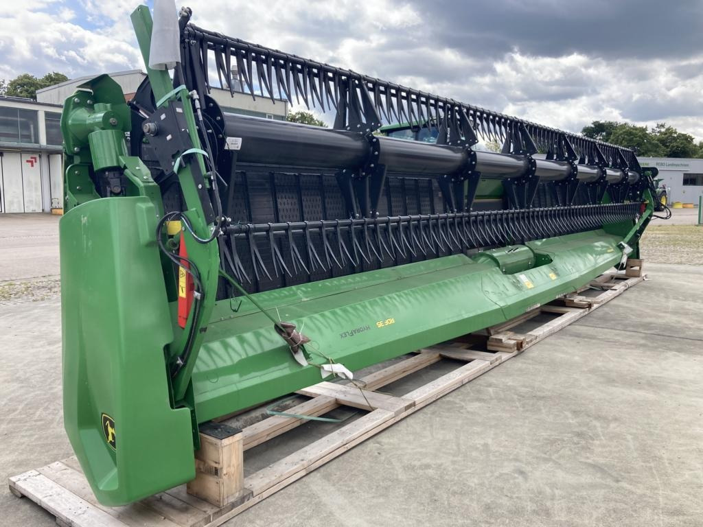 John Deere RDF35 - Combine harvester: picture 1 John Deere RDF35 - Combine harvester: picture 1