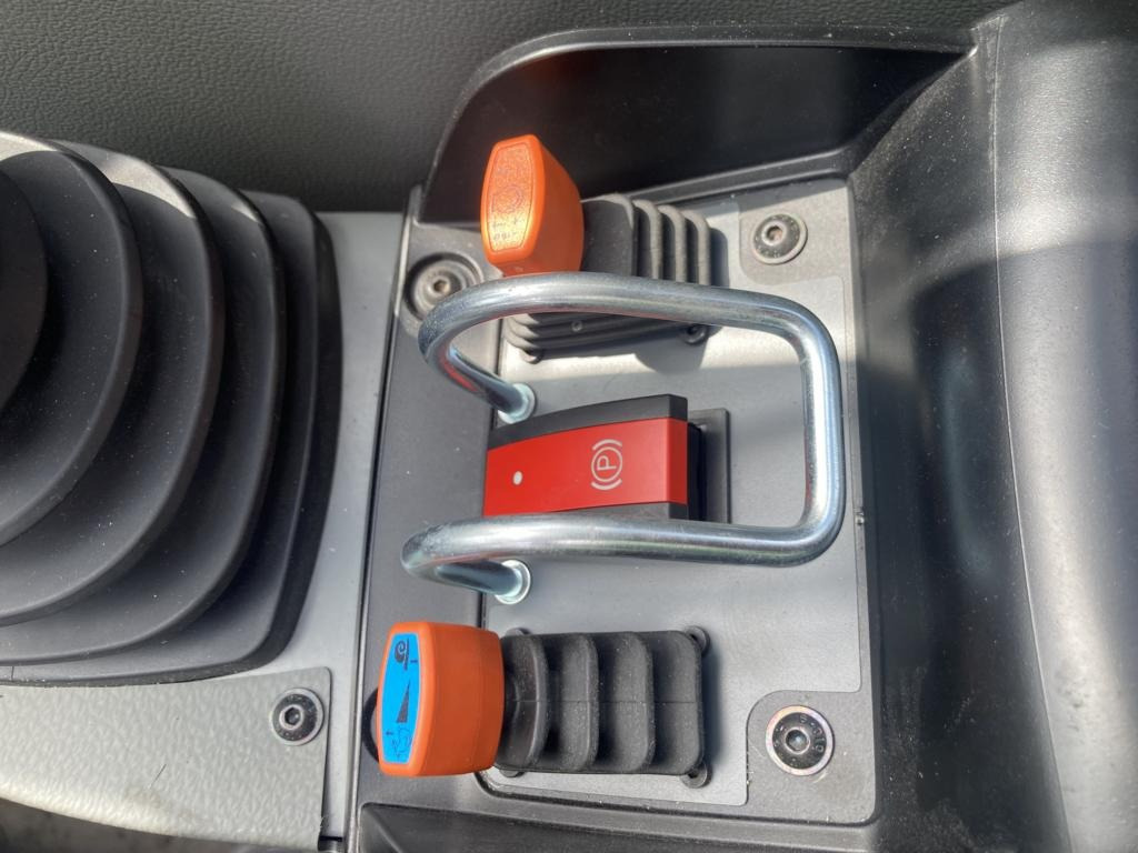 Kramer KT557 - Loader: picture 3 Kramer KT557 - Loader: picture 3