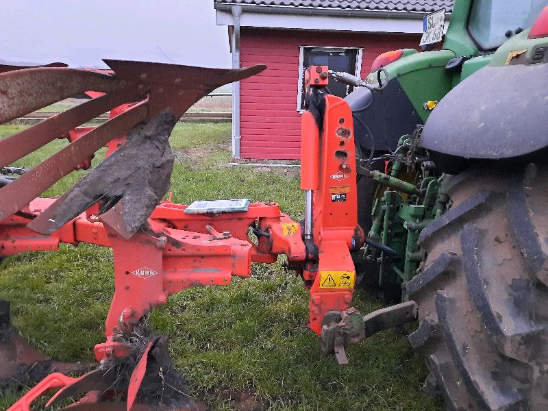 Kuhn MM1235T8010 - Plow: picture 5 Kuhn MM1235T8010 - Plow: picture 5