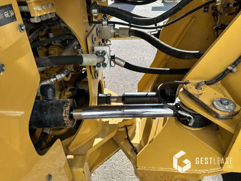 Wheel loader Caterpillar 966M: picture 10