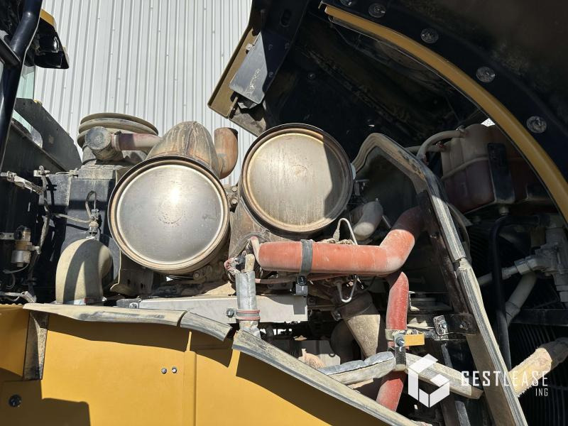 Wheel loader Caterpillar 966M: picture 12