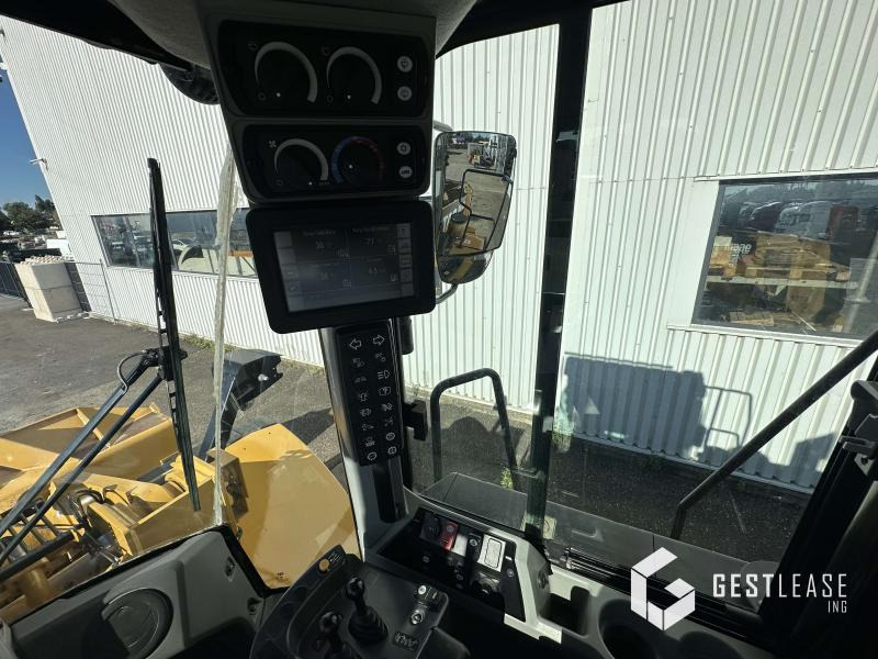 Wheel loader Caterpillar 966M: picture 17