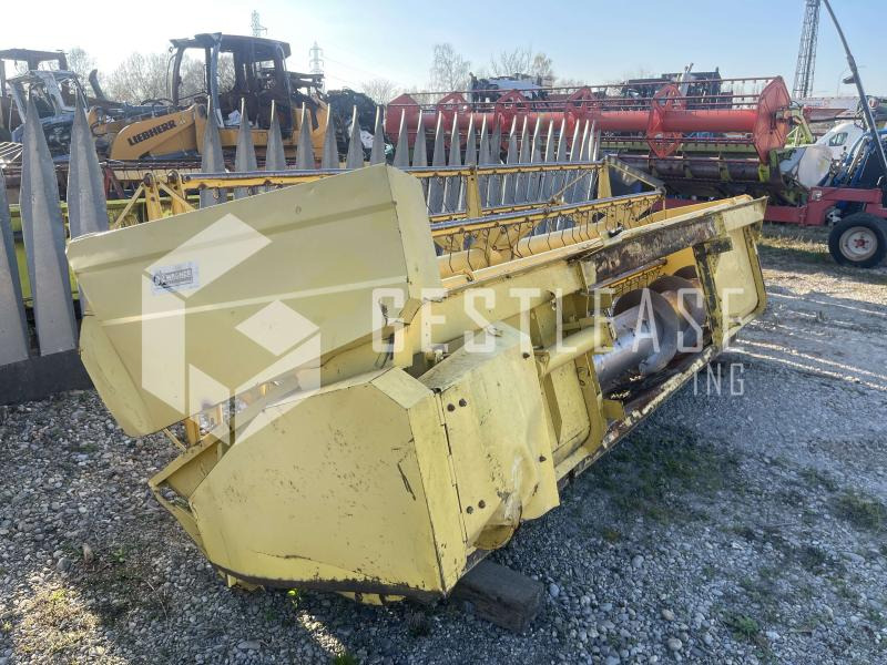 Combine harvester New Holland CLAYSON 1540: picture 6