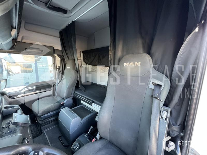 Tractor unit MAN TGX 18.520: picture 14
