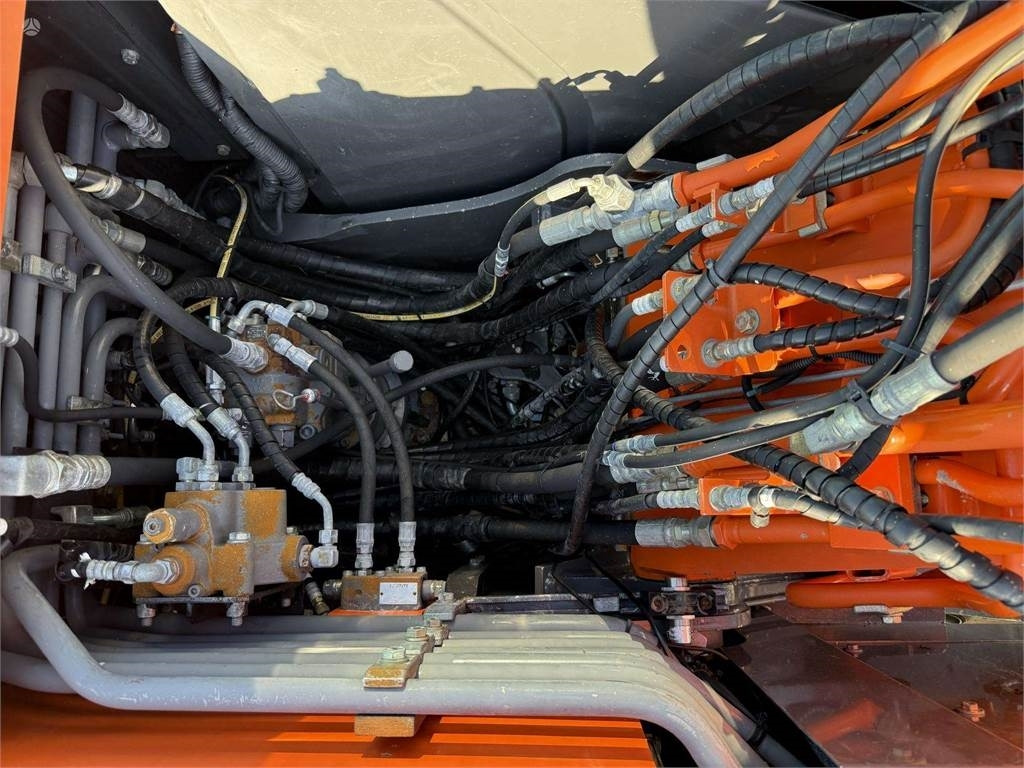 Hitachi ZX 140 W  on lease Hitachi ZX 140 W: picture 15
