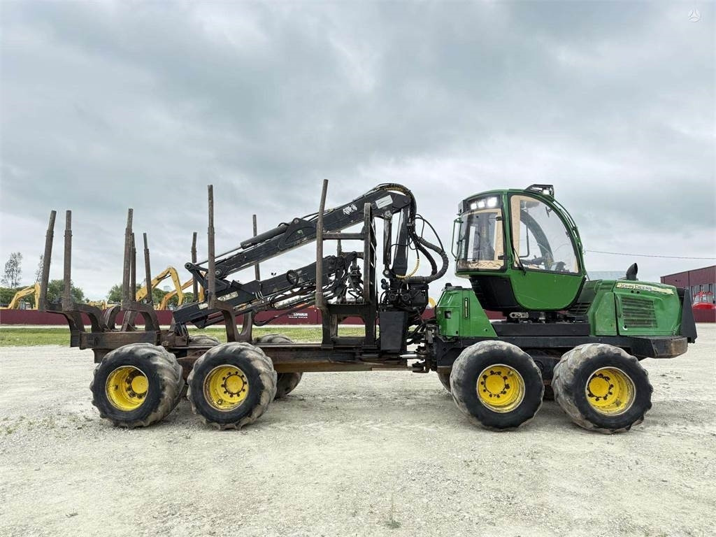 John Deere 1010 E , CF510 10 meter - Forwarder: picture 4 John Deere 1010 E , CF510 10 meter - Forwarder: picture 4