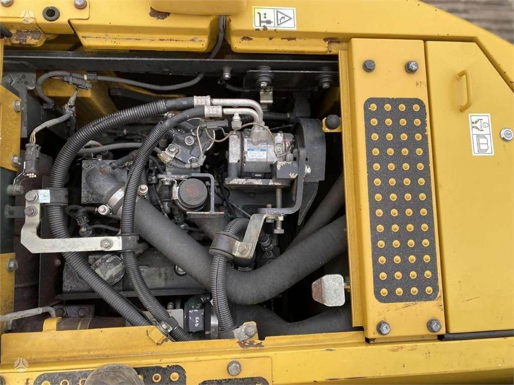 Crawler excavator Komatsu 138 US-8 BOGMASTER: picture 24