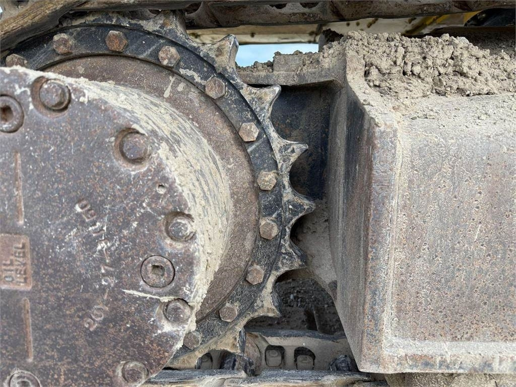 Crawler excavator Komatsu PC 210 LC-7 LONGREACH: picture 17
