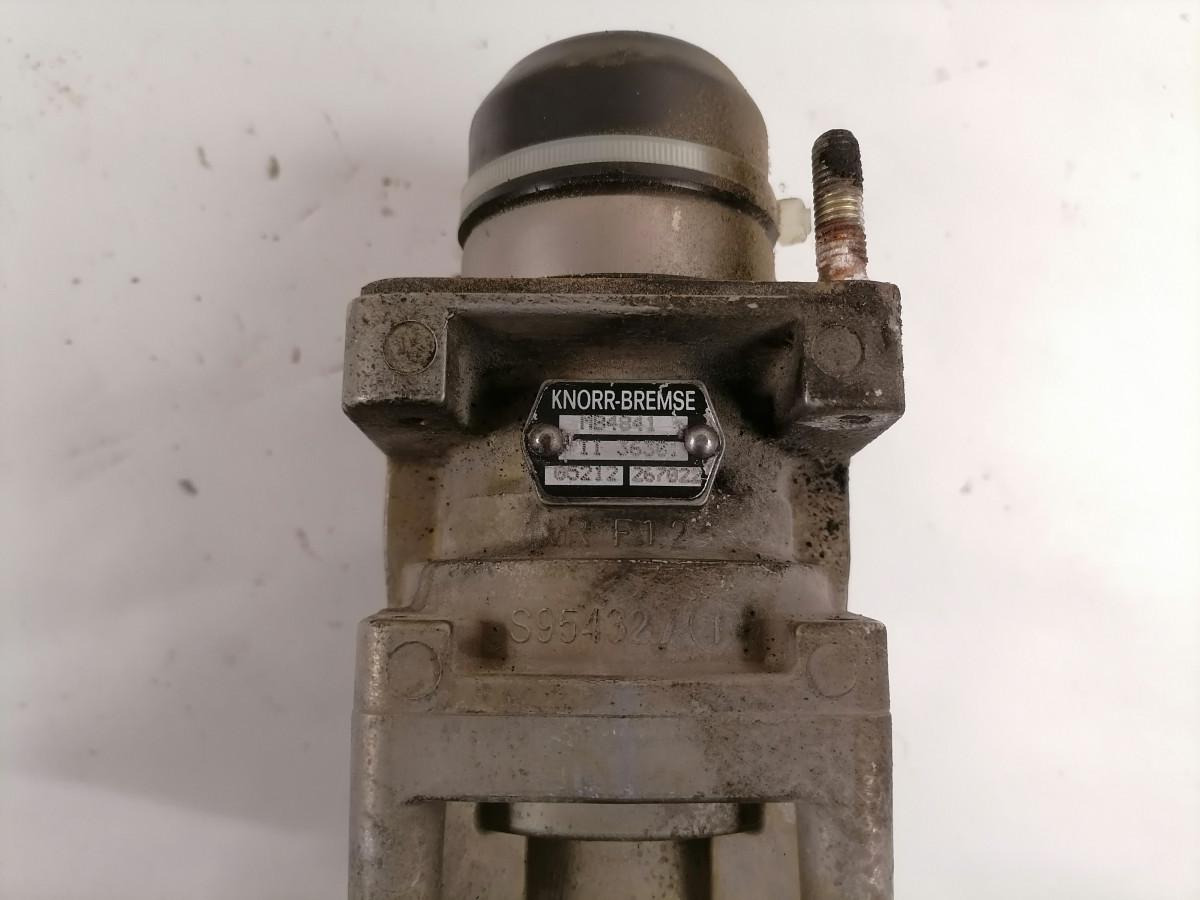 MAN Brake pressure control II36301 - Brake valve for Truck: picture 5 MAN Brake pressure control II36301 - Brake valve for Truck: picture 5