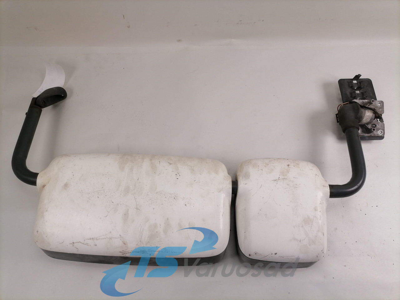 MAN Küljepeegel, parem 81637316560 - Rear view mirror for Truck: picture 2 MAN Küljepeegel, parem 81637316560 - Rear view mirror for Truck: picture 2