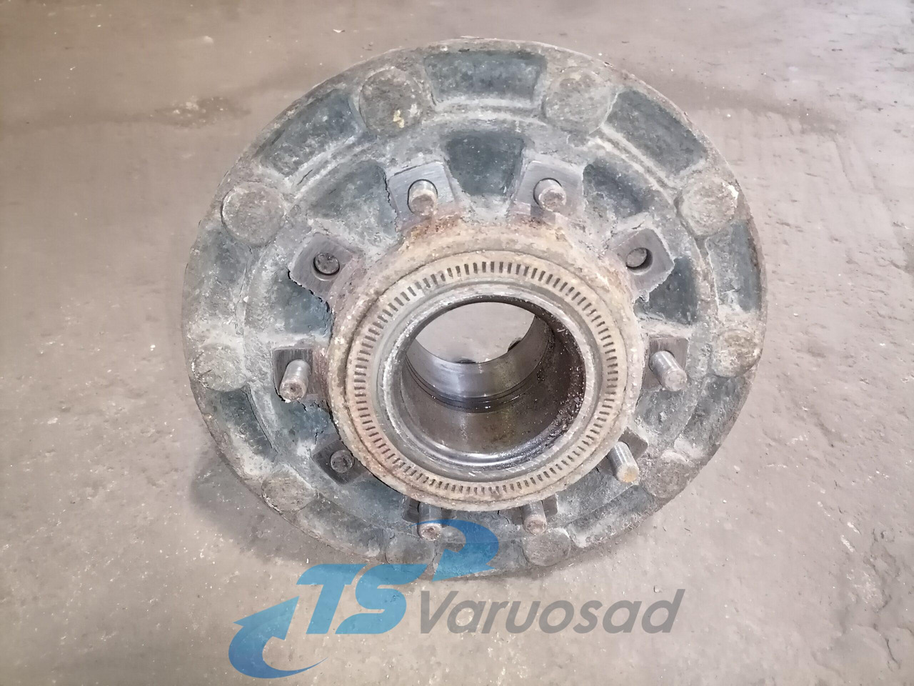 MAN Rear axel hub 81357010155 - Wheel hub for Truck: picture 2 MAN Rear axel hub 81357010155 - Wheel hub for Truck: picture 2